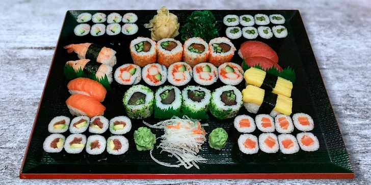 Pravá japonská hostina v Sushi Miomi - 31 nebo 53 kousků lahodného sushi