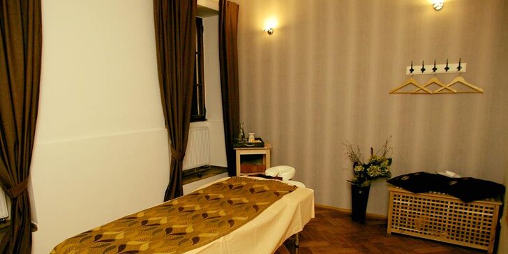 Luxusní masáž na Malé Straně: Hodinová relaxace v ateliéru Kotlár