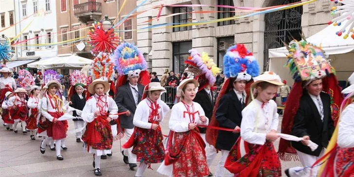 Vydejte se autobusem do chorvatské Rijeky na největší masopustní karneval