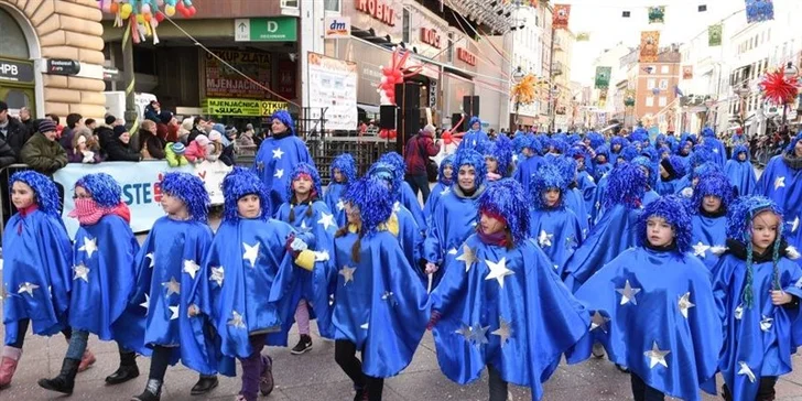 Vydejte se autobusem do chorvatské Rijeky na největší masopustní karneval