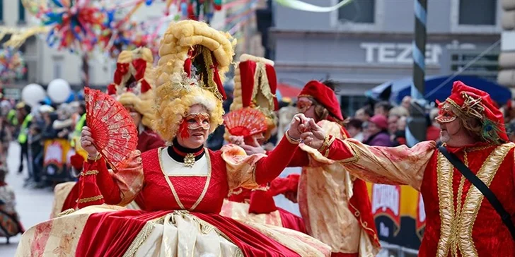 Vydejte se autobusem do chorvatské Rijeky na největší masopustní karneval