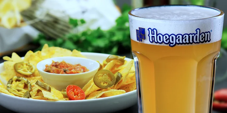 Höegaarden s nachos nebo cibulovými kroužky
