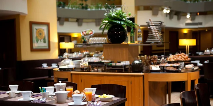 Ryzí romantika pro dva: 2–3 noci ve 4* hotelu Paris Neuilly se snídaní