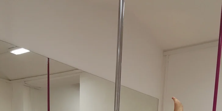 Vyzkoušejte oblíbené lekce pole dance, strečinku a dalších cvičení