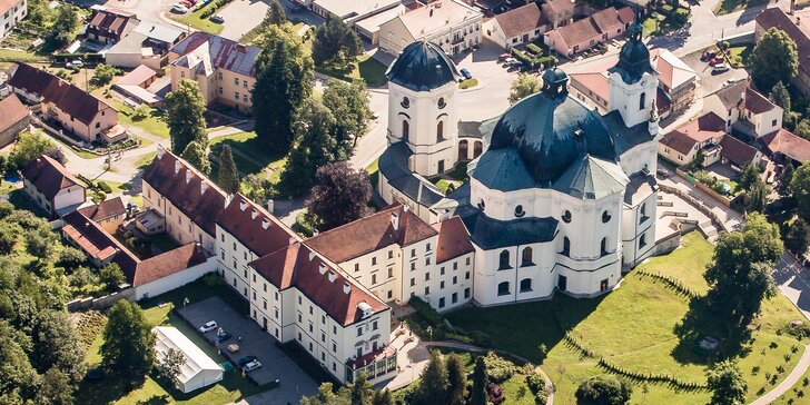 Pobyt na zámku v Moravském krasu: zvěřinová polopenze i vstup do jeskyně
