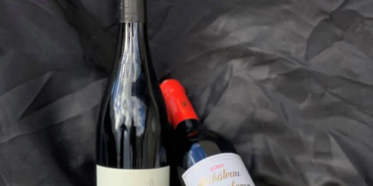 Vychutnáte si tradiční klobásky, kachní paté a kravský sýr Tomme du Jura.