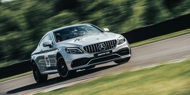 Na okruhu v supersportu AMG C63 Clubsport: 1–9 kol s rallye závodníkem Martinem Semerádem