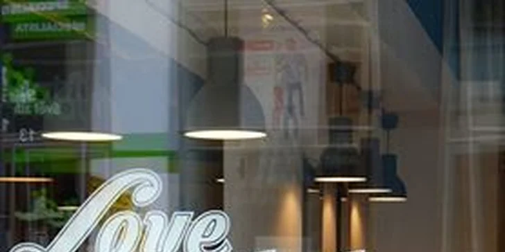 Poctivá bašta z Love Patatas: Hranolky se slaninou, čedarem a dipem s sebou