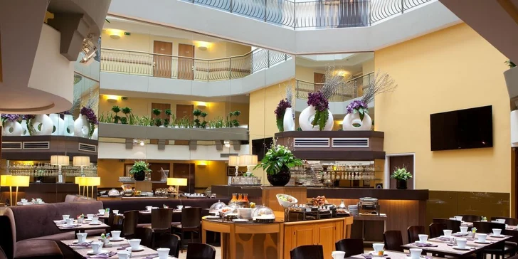 Ryzí romantika pro dva: 2–3 noci ve 4* hotelu Paris Neuilly se snídaní