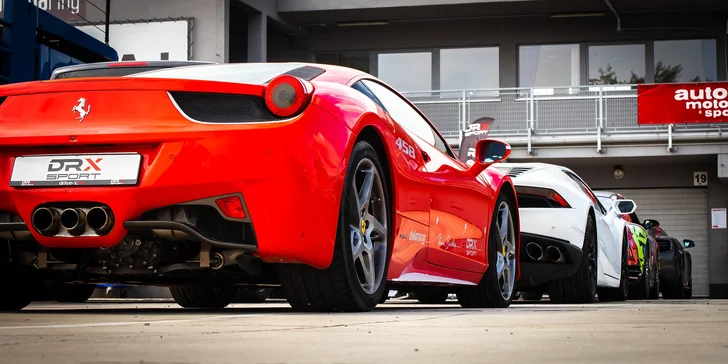 FERRARI 458 ITALIA