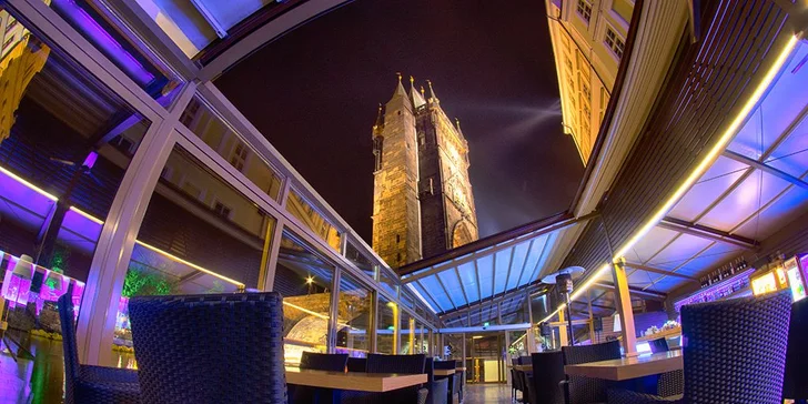 Degustační menu pro 2 osoby na břehu Vltavy u Karlova mostu