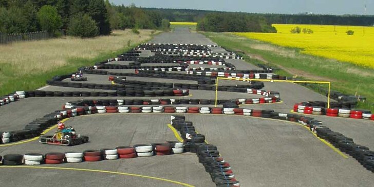 Rozjeďte to na nejdelší motokárové trati v ČR: 3× 10minutová jízda pro 1 osobu