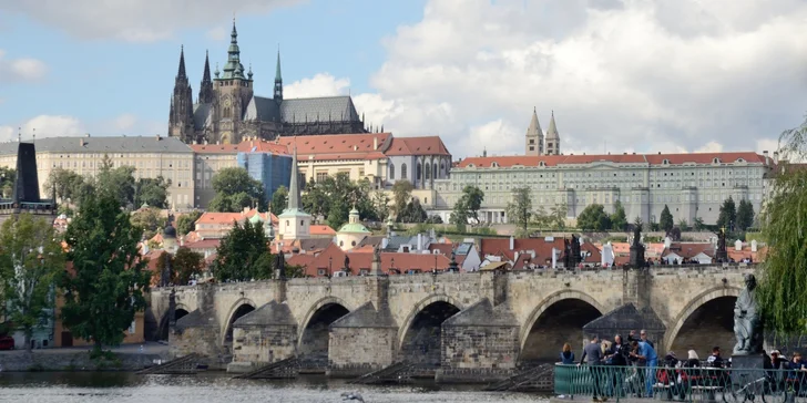 Exteriérové focení portrétů jednotlivců, párů či dokumentární fotografie v Praze