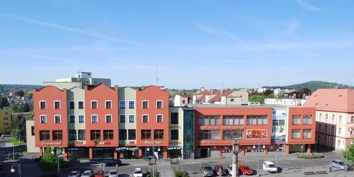 Půlkilový tatarský biftek a neomezeně topinek ve Steakhousu Lužan