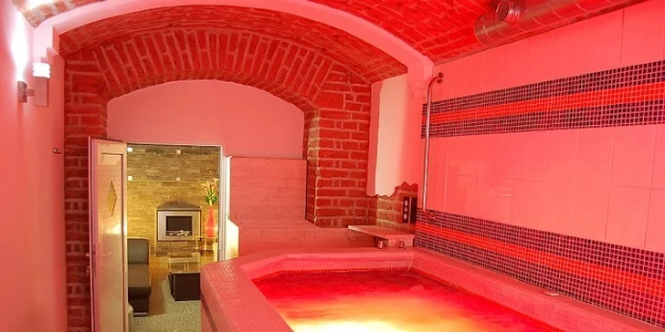 Romantický pobyt v centru Prahy pro 2 se vstupem do soukromého wellness