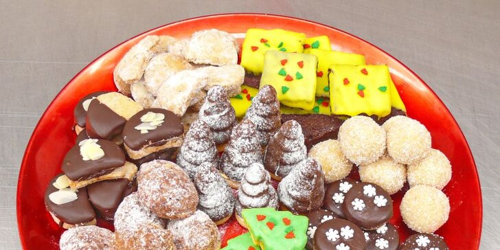 Pohoštění na vánoční párty z Golden Pacific - kanapky, minidezerty i cukroví