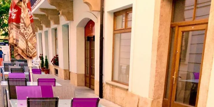 Orientální dýchánek: Vodní dýmka s tabákem dle výběru a dva čaje