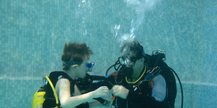 Potápěčem na zkoušku: Instruktáž a ponor v bazénu pro jednoho nebo dva