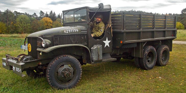 Zážitek jako v roce 1944: jízda v historickém vojenském náklaďáku GMC CCKW