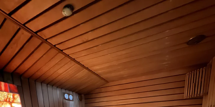 Tradičná fínska sauna ponúka intenzívne teplo pre dokonalú detoxikáciu organizmu.