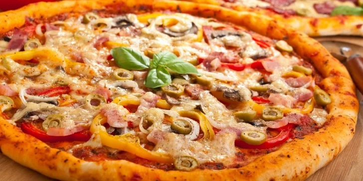 Pochutnejte si na dvou perfektních pizzách dle vlastního výběru