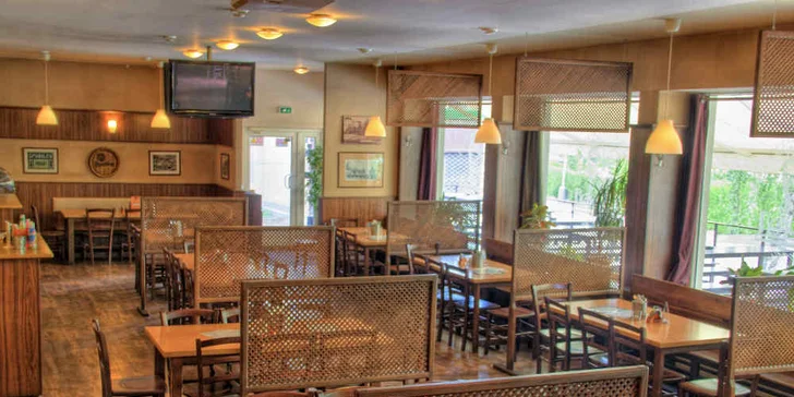 Pečená vepřová žebra v BBQ omáčce a 4x Velkopopovický Kozel z tanku