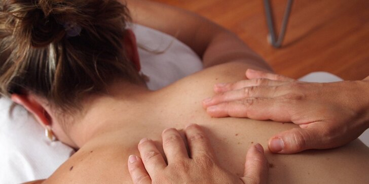 Relaxační masáž zad a šíje nebo rovnou celého těla
