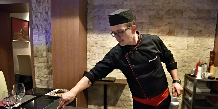 Obědové menu v japonském rytmu: Miso polévka, losos, sushi i nudle udon