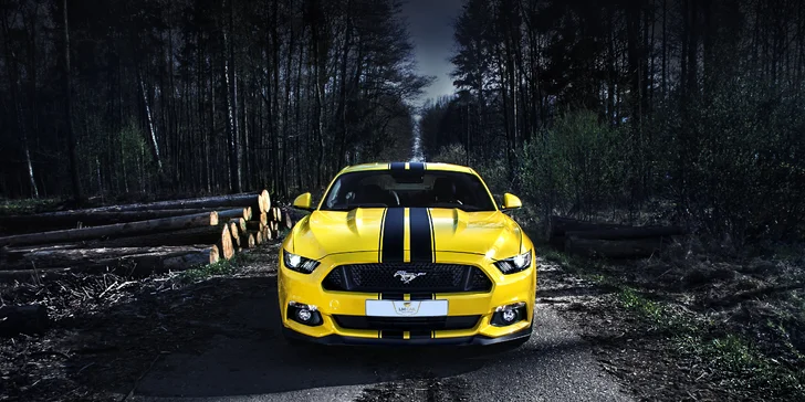 Poznejte sílu 489 koní: Svezte se ve voze Ford Mustang jako řidič či spolujezdec