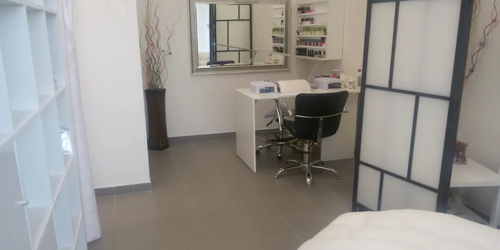 Oslnivý pohled každý den: lash lifting řas vč. barvení a regenerace