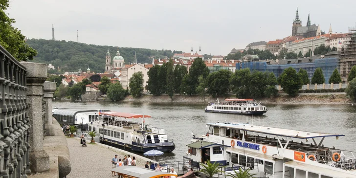 K dispozici jsou 2 varianty – zvolíte tu s pivem Budweiser, nebo raději s Proseccem?