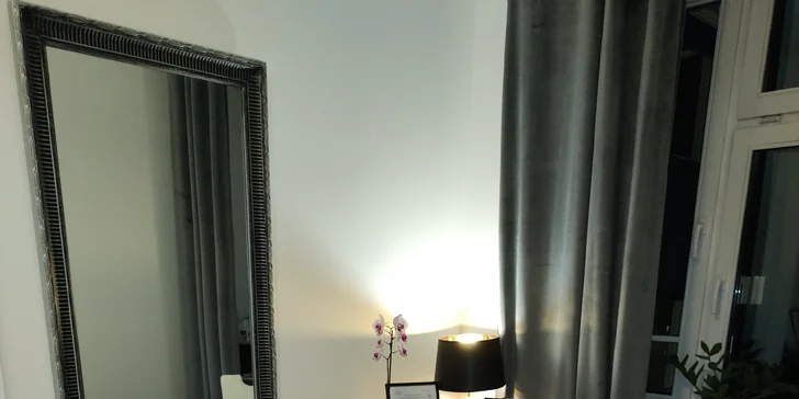 Proceduru doplní pleťová maska podle výběru a závěrečná péče.