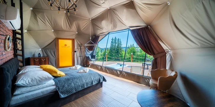 Romantický glamping s venkovní vířivkou jen kousek od Zakopaného