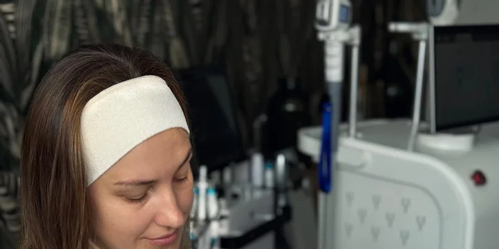 V rámci celkového ošetření pleti vás čeká i hloubkové čištění ultrazvukovou špachtlí. 