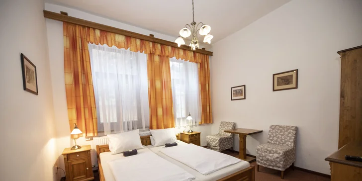 Spať budete v dvoj-, troj-, alebo štvorlôžkových izbách s televíziou a Wi-Fi.