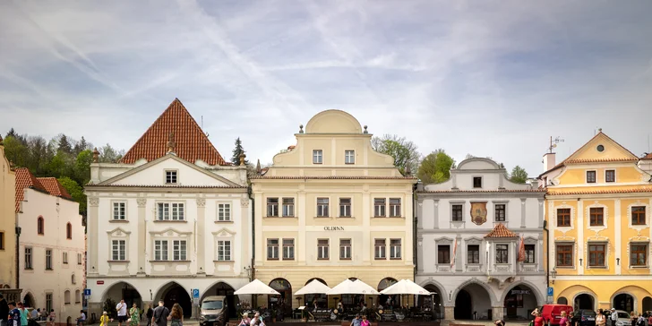 Komplex historických budov, ktorý prešiel kompletnou rekonštrukciou, ponúka krásne ubytovanie na tej najlepšej adrese.