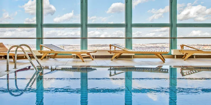 Pobyt ve 4* hotelu Panorama blízko metra se snídaní a neomezeným wellness