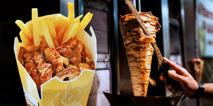 Chutná svačinka z grilu: Kebab s porcí hranolků, salátem a dresinkem
