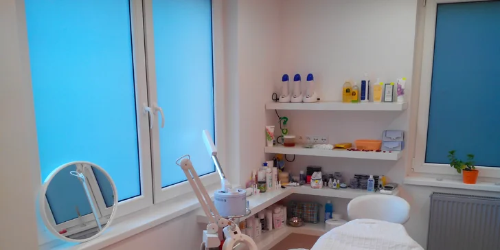 Aplikace botulotoxinu: vyhlazení vrásek v obličeji na místě dle výběru