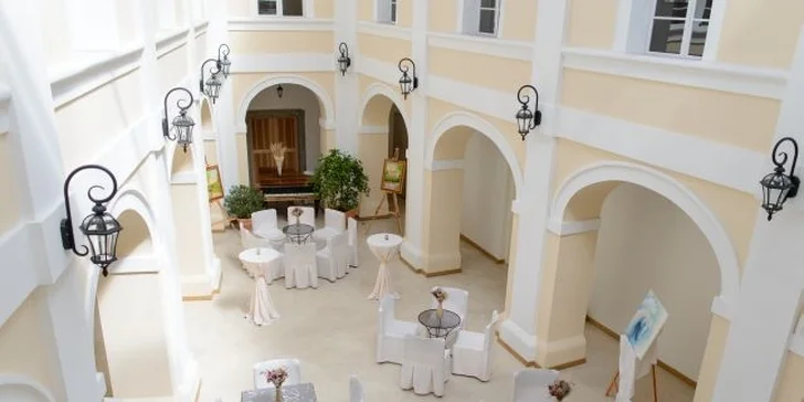 Dva romantické dny v Chateau Radíč: polopenze i noční prohlídka zámku