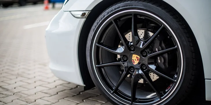 Zážitek na 4 kolech: Projeďte se ve Ferrari, Lamborghini, Maserati nebo Porsche