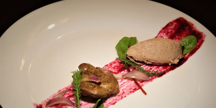 Zimní tříchodové menu: husí paštika, jelení medailonky a crème brûlée