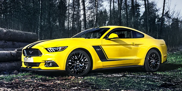 Poznejte sílu 489 koní: Svezte se ve voze Ford Mustang jako řidič či spolujezdec