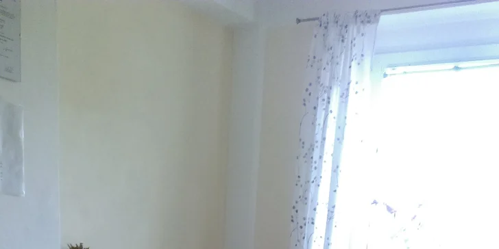 Kompletní kosmetické ošetření s úpravou obočí a masáží obličeje
