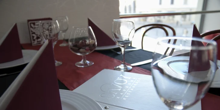 Silvestrovská oslava s vyladěným menu a skvělou zábavou v restauraci Savoy