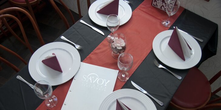 Silvestrovská oslava s vyladěným menu a skvělou zábavou v restauraci Savoy