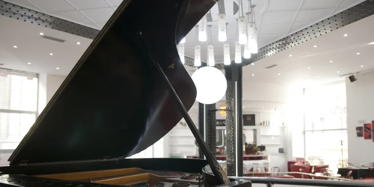 Silvestrovská oslava s vyladěným menu a skvělou zábavou v restauraci Savoy