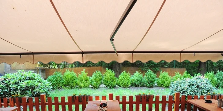 Půlkilová porce tataráku s křupavými topinkami