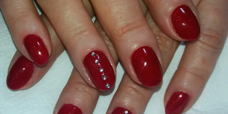 Aplikace gel laku či Shellacu značky OPI nebo Orly vč. manikúry