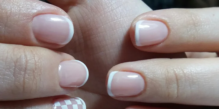 Aplikace gel laku či Shellacu značky OPI nebo Orly vč. manikúry